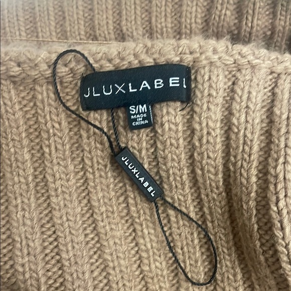 JLUXLABEL Tan Trench Coat with Classic Tailored Look - Picture 2 of 4